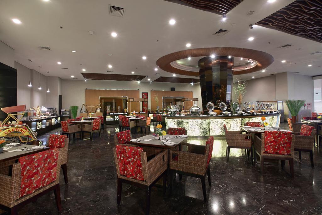 Atria Hotel&Conference Malang Exterior foto