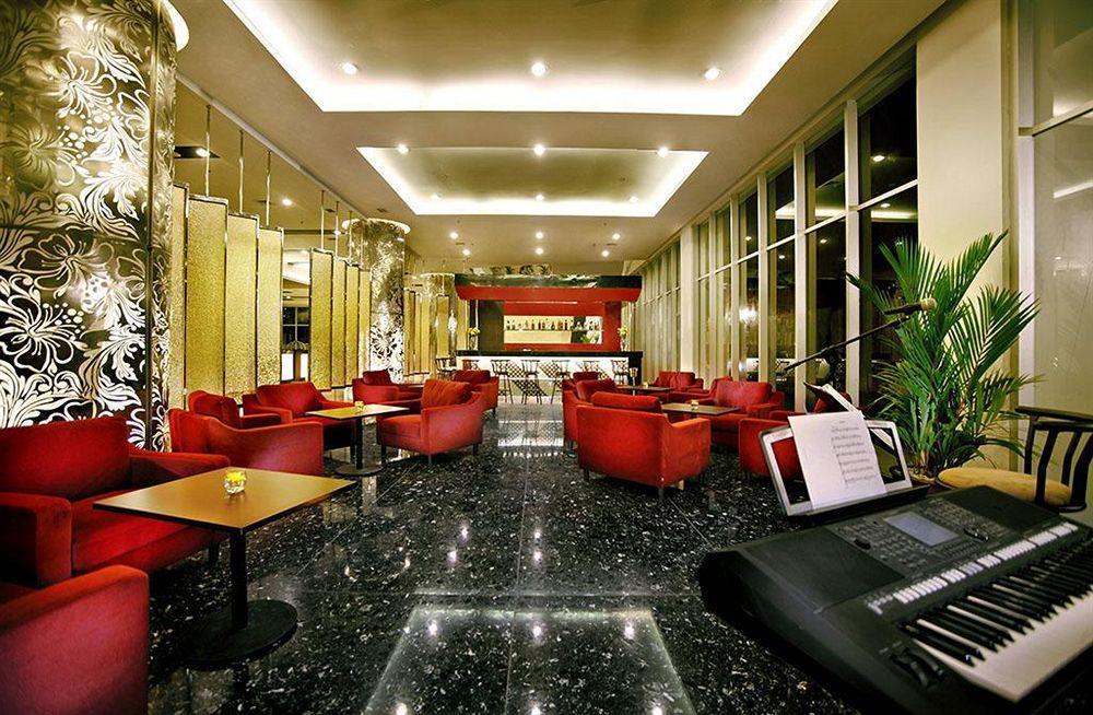 Atria Hotel&Conference Malang Exterior foto