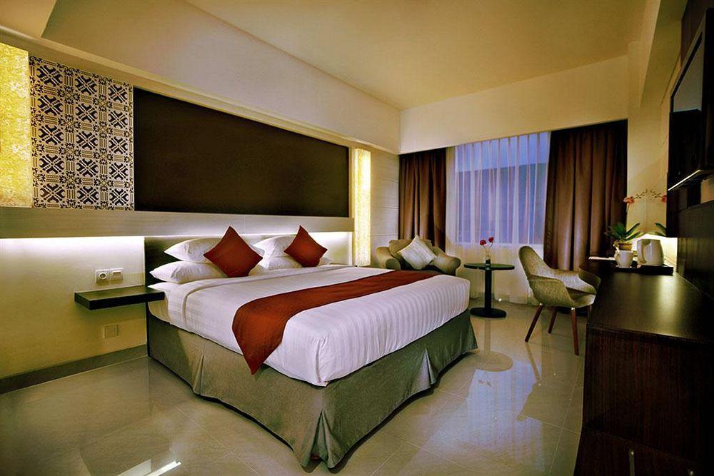 Atria Hotel&Conference Malang Exterior foto