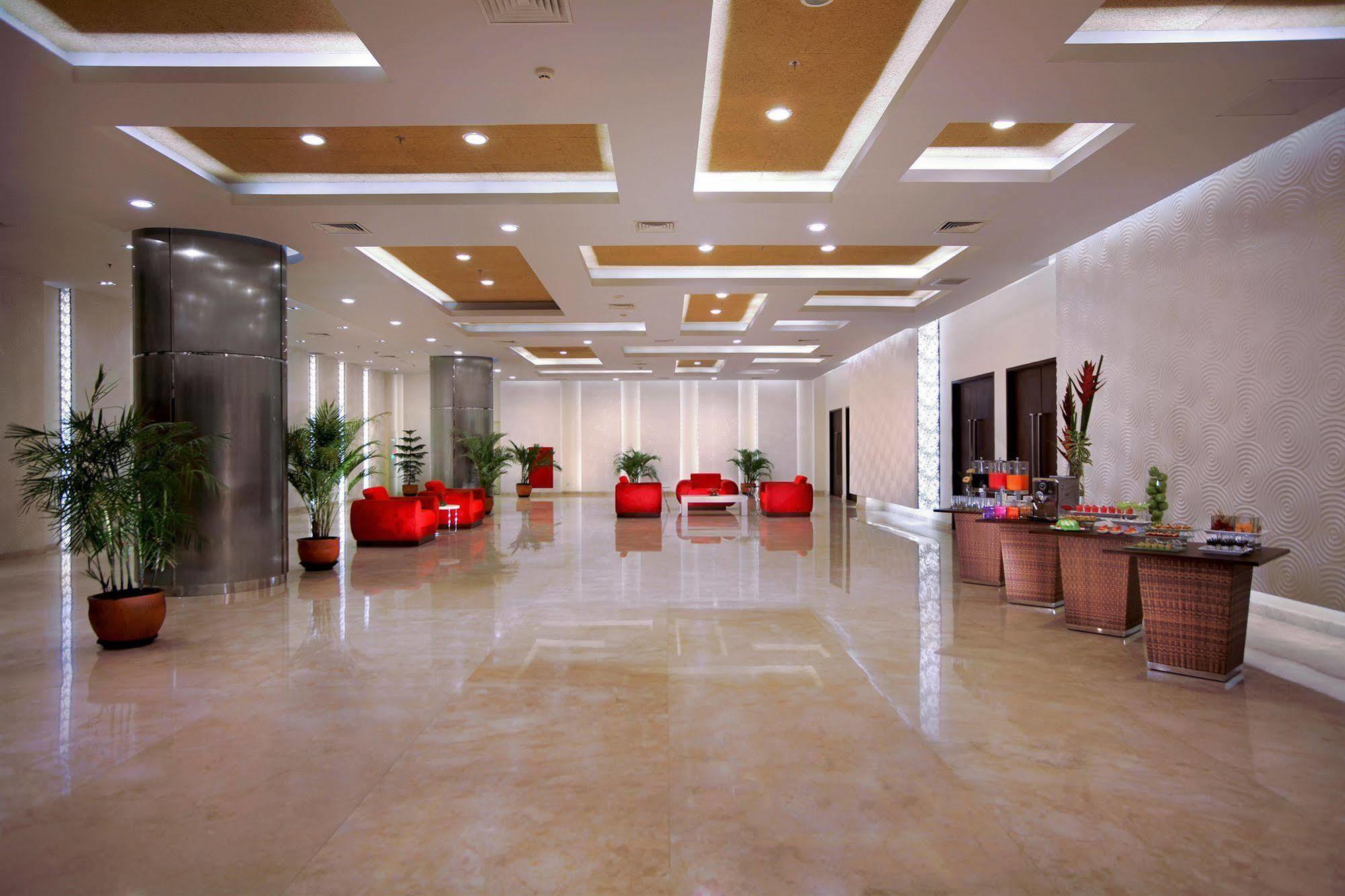 Atria Hotel&Conference Malang Exterior foto